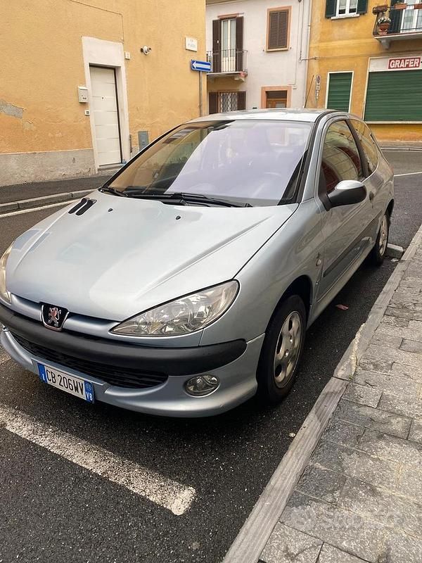 Usata Peugeot 206 75 CV (55 kW) 2001 Blu Berlina