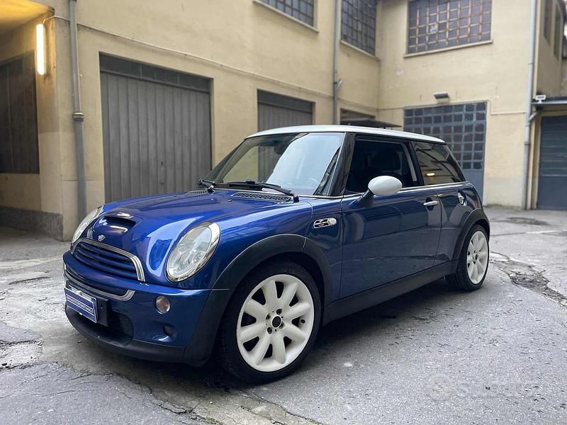 Usata Mini Cooper S 163 CV (119 kW) 2003 Blu metallizzato Utilitaria