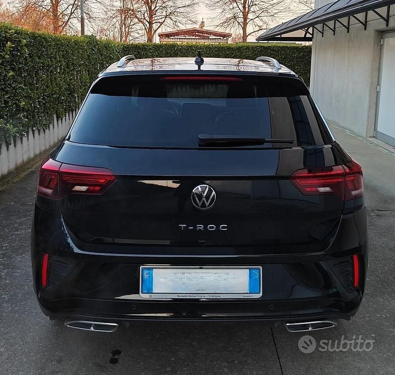 Usata VW T-Roc R-line 150 CV (110 kW) 2024 Nero SUV