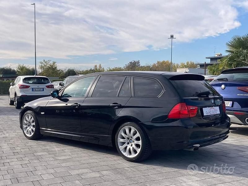 Usata BMW 320 177 CV (130 kW) 2009 Nero Station wagon