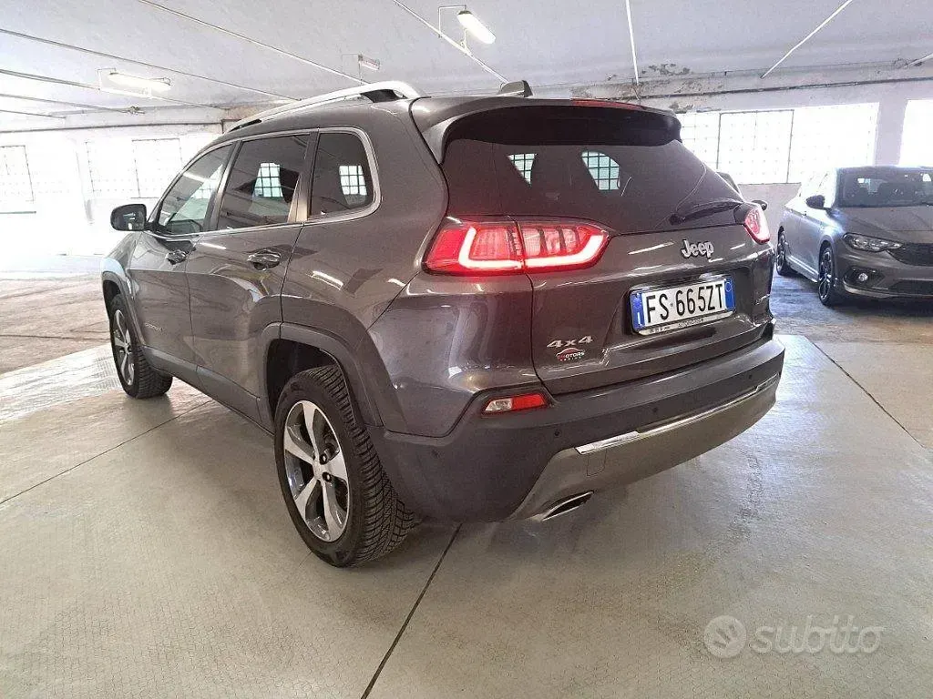 Usata Jeep Cherokee Limited 194 CV (142 kW) 2018 Grigio SUV