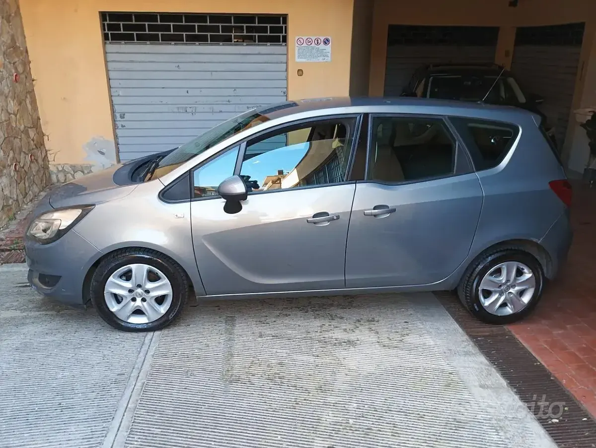 Usata Opel Meriva 101 CV (74 kW) 2015 Grigio Monovolume
