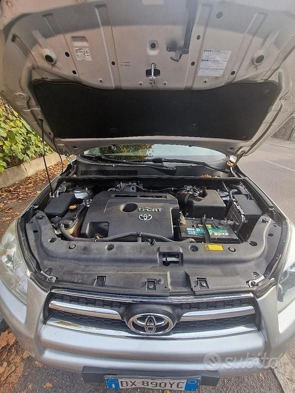 Usata Toyota RAV4 Luxury 177 CV (130 kW) 2009 Grigio SUV