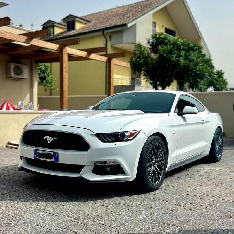 Bianco Usata 2015 Ford Mustang Coupé | 24.000 € - Immagine 1/4