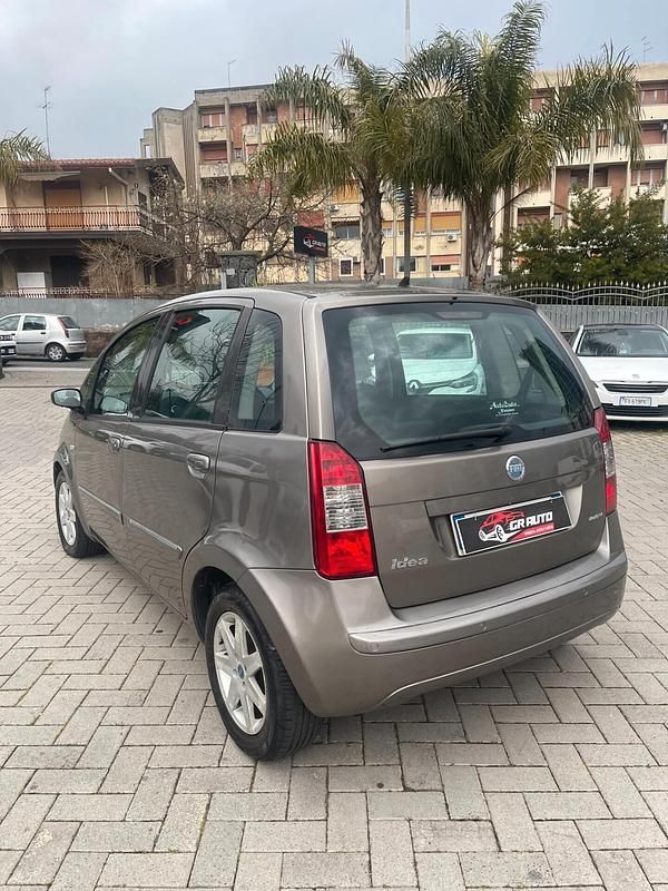 Usata Fiat Idea Emotion 90 CV (66 kW) 2010 Beige Monovolume