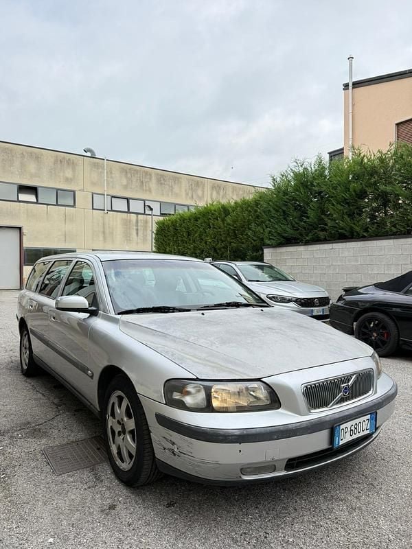 Usata Volvo V70 Summum 163 CV (119 kW) 2004 Argento Station wagon