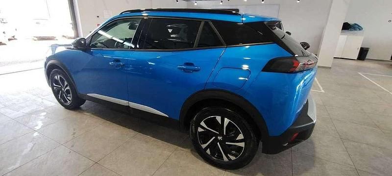 Usata Peugeot e-2008 Allure 56 kW (77 CV) 2021 Blu SUV