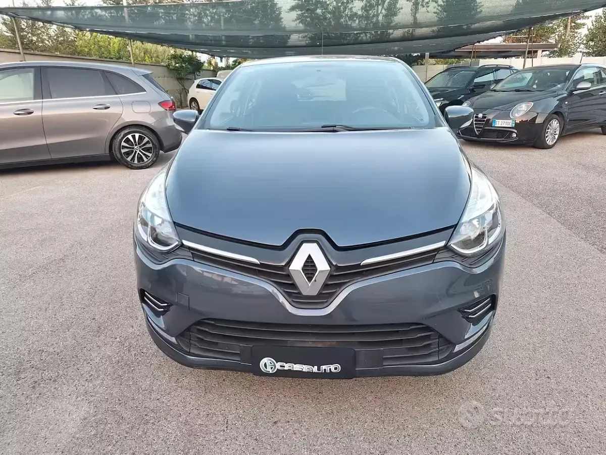 Usata Renault Clio IV Zen 90 CV (66 kW) 2018 Grigio Berlina