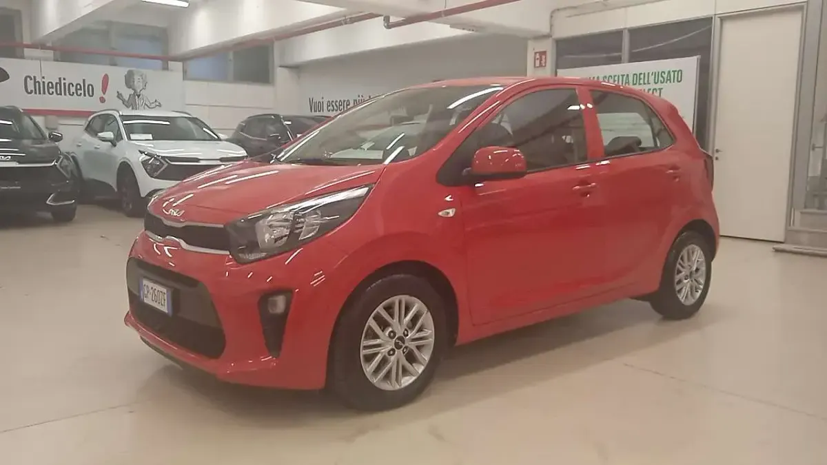 Usata Kia Picanto Urban 67 CV (49 kW) 2023 Shiny red Utilitaria