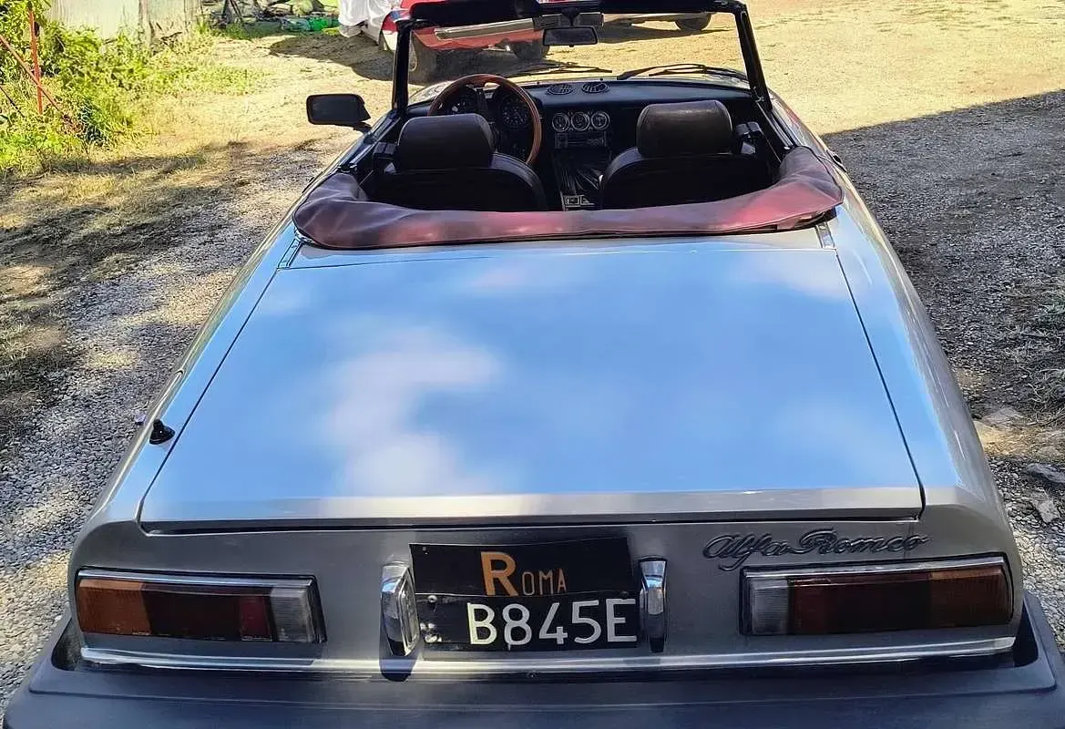 Usata Alfa Romeo Spider Veloce 128 CV (94 kW) 1979 Argento Cabrio