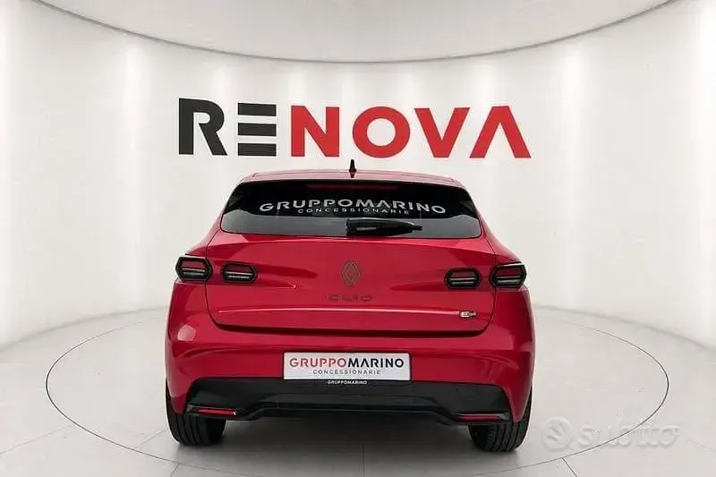 Nuova Renault Clio 109 CV (80 kW) 2025 Rosso Utilitaria