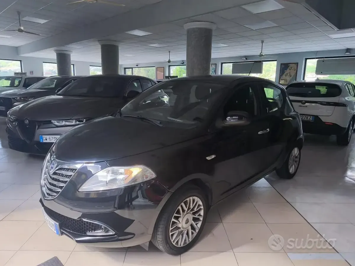 Usata Lancia Ypsilon S 85 CV (62 kW) 2013 Nero Utilitaria