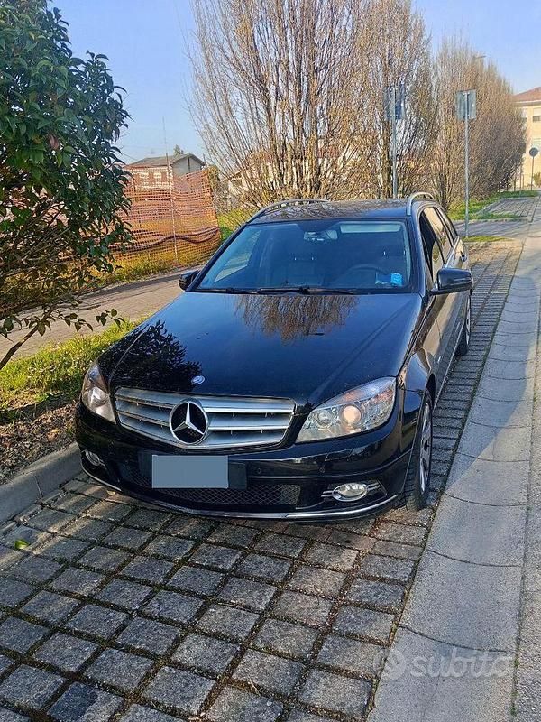 Usata Mercedes C220 170 CV (125 kW) 2010 Nero Station wagon