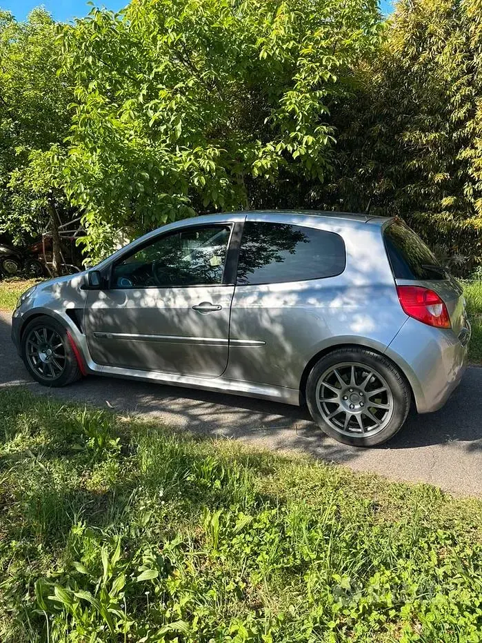 Usata Renault Clio R.S. R.S. 200 CV (147 kW) 2007 Utilitaria