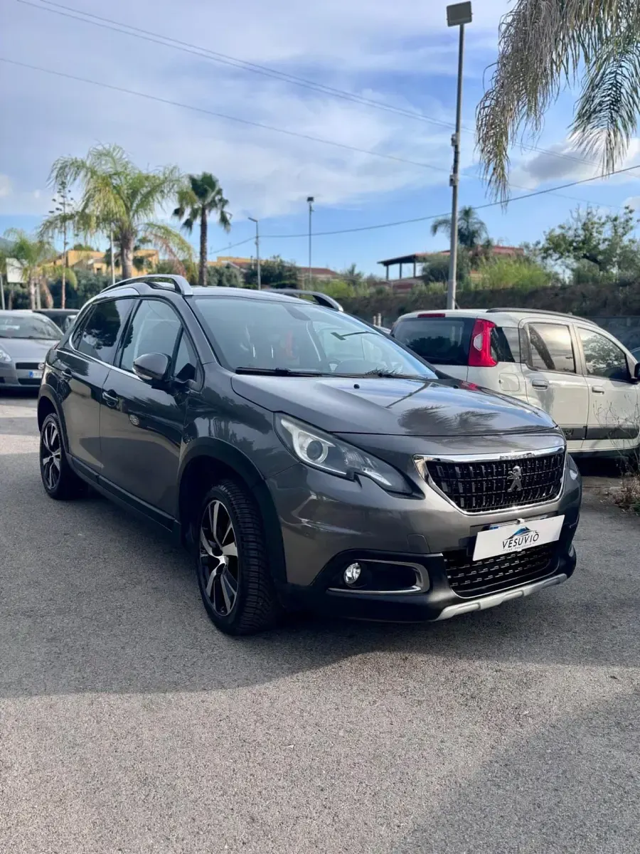 Usata Peugeot 2008 S 120 CV (88 kW) 2017 Grigio SUV