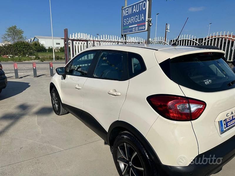 Usata Renault Captur 90 CV (66 kW) 2014 Beige SUV