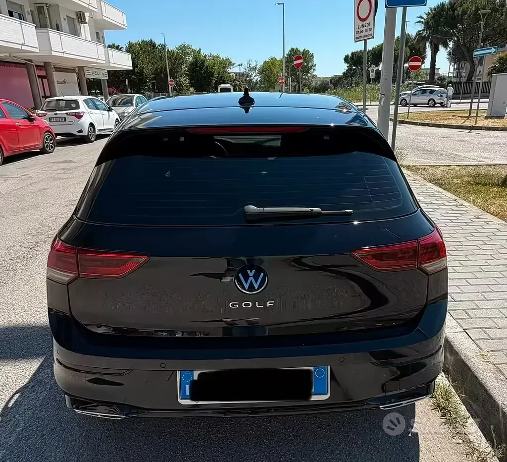Usata VW Golf VIII 116 CV (85 kW) 2022 Nero Utilitaria