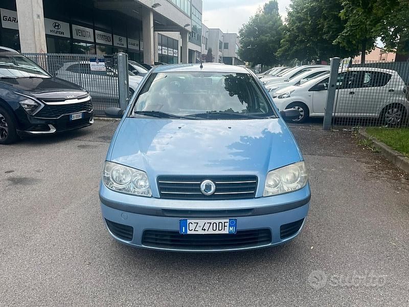 Usata Fiat Punto Active 59 CV (43 kW) 2006 Blu Berlina