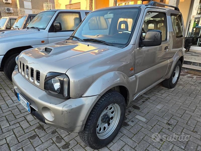 Usata Suzuki Jimny 65 CV (47 kW) 2004 Beige SUV