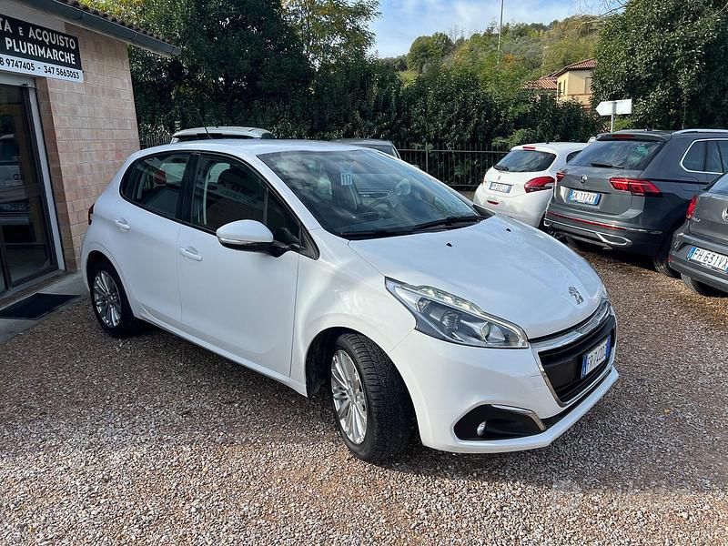 Usata Peugeot 208 Allure 82 CV (60 kW) 2018 Bianco Utilitaria
