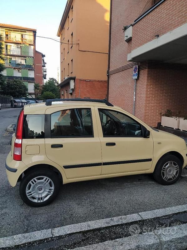 Giallo Usata 2007 Fiat Panda Tre volumi | 1400 € - Immagine 1/4