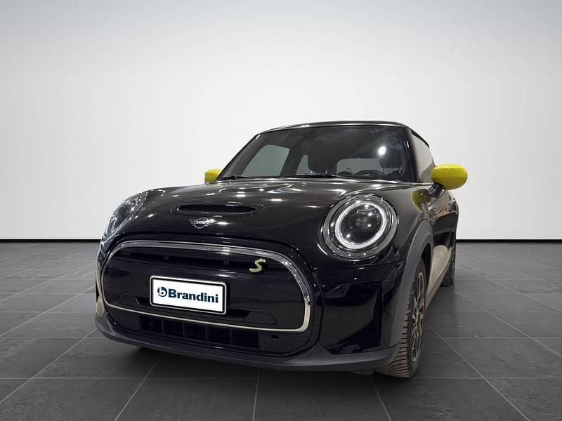 Usata Mini Cooper SE 75 kW (102 CV) 2022 Nero jet Utilitaria