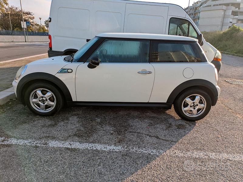 Usata Mini ONE 75 CV (55 kW) 2009 Bianco Utilitaria
