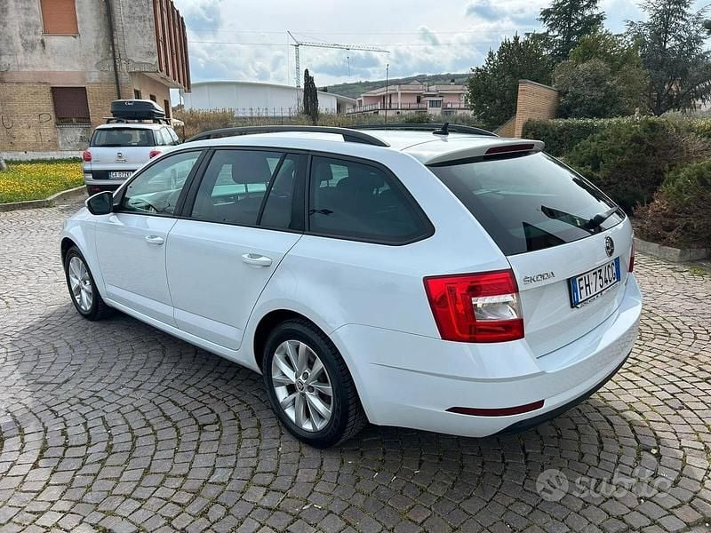 Usata Skoda Octavia 110 CV (80 kW) 2017 Bianco Station wagon