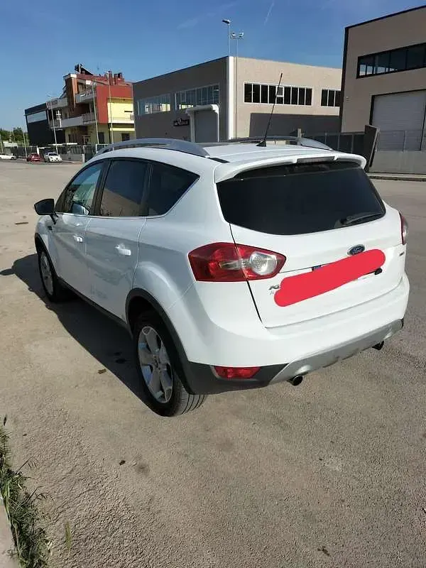 Usata Ford Kuga Titanium 136 CV (100 kW) 2009 Bianco SUV