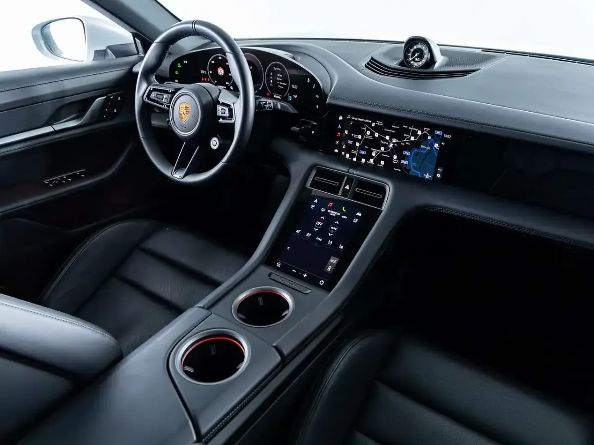 Usata Porsche Taycan 4S Cross Turismo Cross Turismo 319 kW (435 CV) 2025 Grigio ghiaccio metallizzato Station wagon