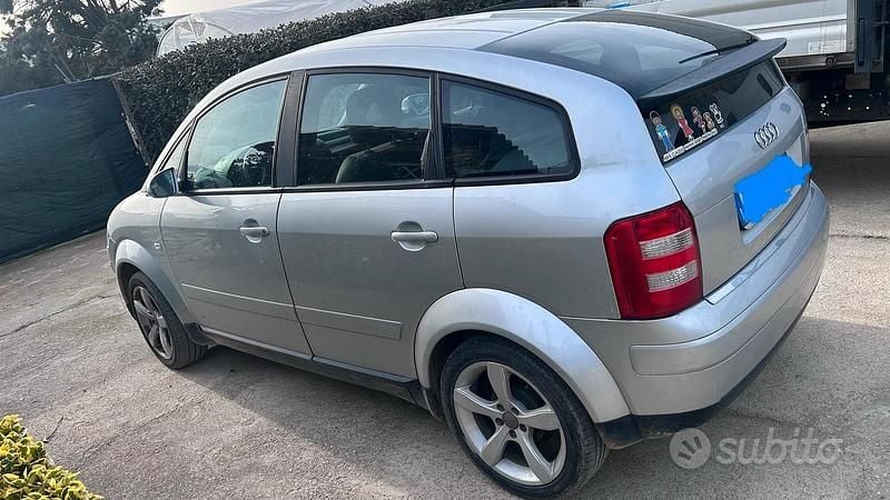Usata Audi A2 75 CV (55 kW) 2003 Grigio Utilitaria