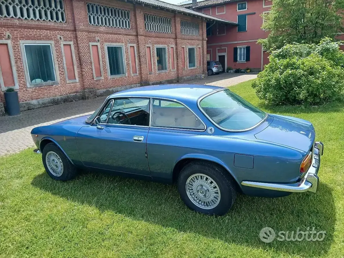 Usata Alfa Romeo 2000 150 CV (110 kW) 1970 Bluazzurro Coupé