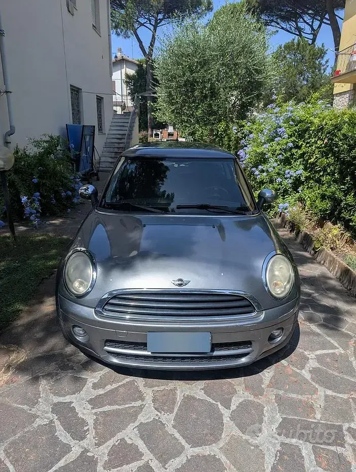 Usata Mini Cooper 75 CV (55 kW) 2009 Grigio Utilitaria