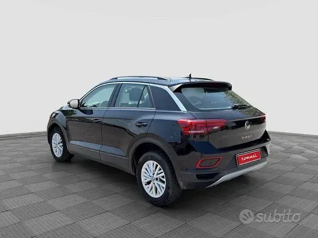 Usata VW T-Roc Life 150 CV (110 kW) 2022 Nero SUV