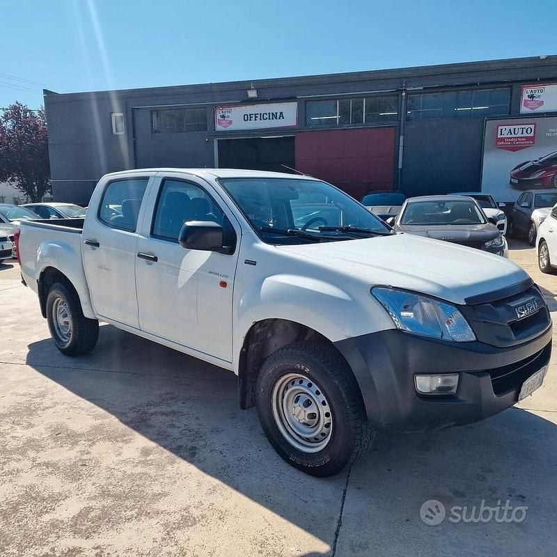 Bianco Usata 2016 Isuzu D-Max SUV | 12.900 € - Immagine 1/4