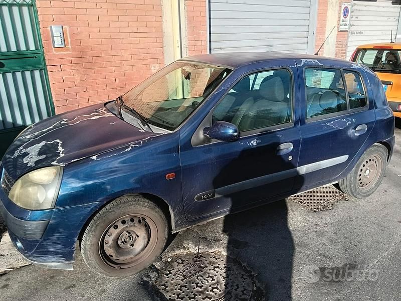 Usata Renault Clio II 2001 Blu Berlina