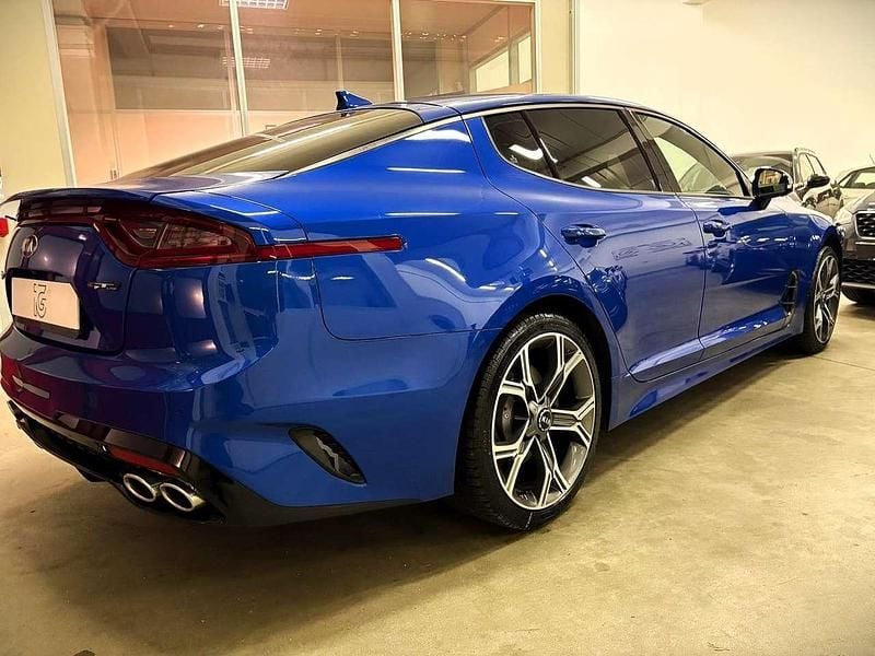 Usata Kia Stinger GT-Line 245 CV (180 kW) 2020 Blu/azzurro Utilitaria