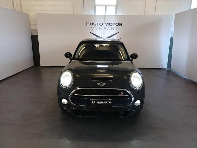 Usata Mini Cooper SD Business 170 CV (125 kW) 2018 Grigio/nero / metallizzato Utilitaria