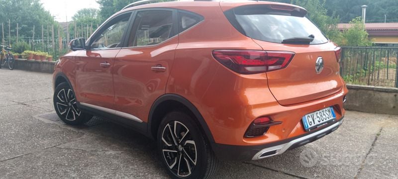 Usata MG ZS Luxury 106 CV (77 kW) 2024 Giallo Berlina