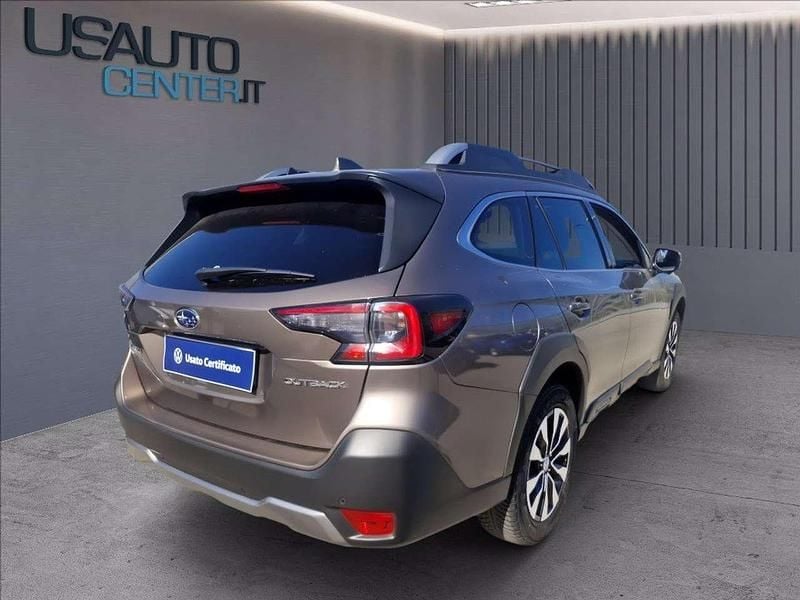 Usata Subaru Outback Premium 169 CV (124 kW) 2023 Grigio met Station wagon