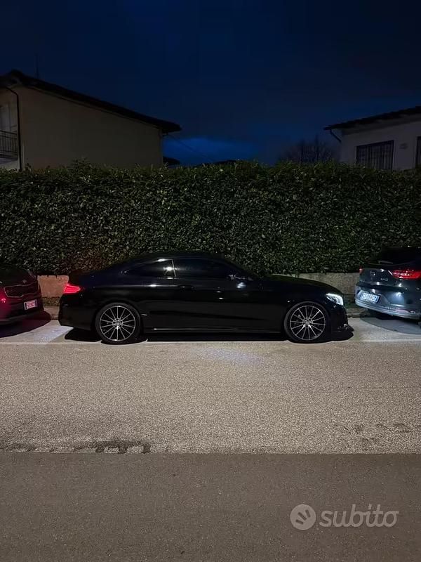 Usata Mercedes C200 136 CV (100 kW) 2016 Nero Coupé