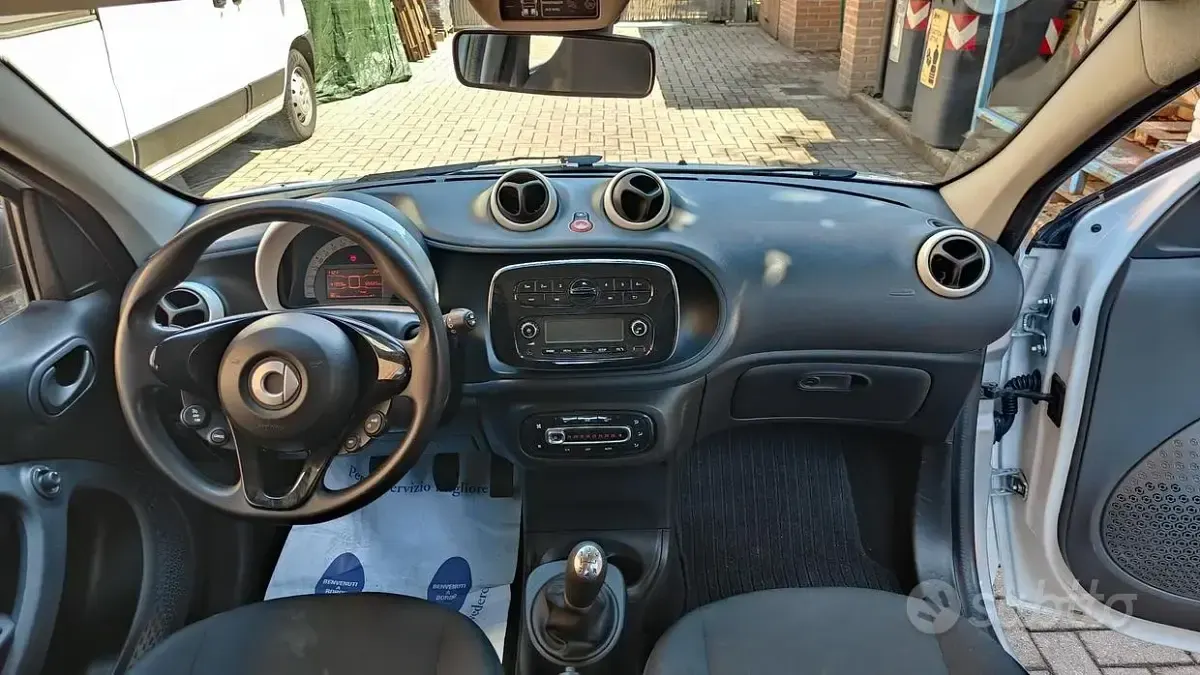 Usata Smart ForFour 71 CV (52 kW) 2017 Bianco Utilitaria