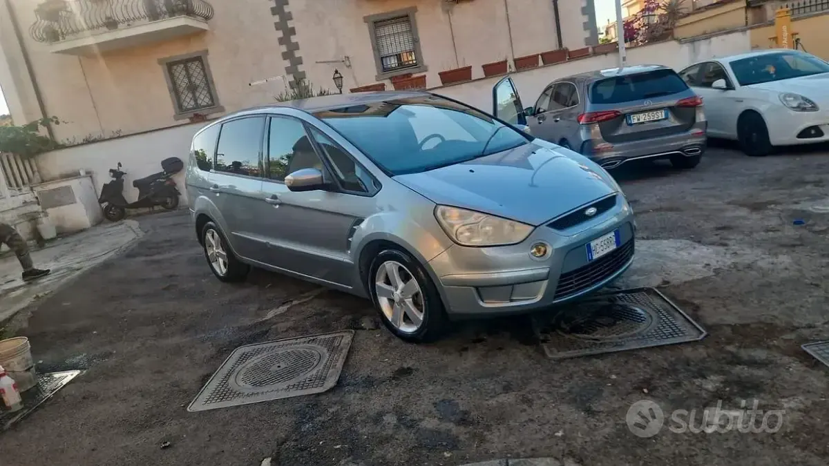 Usata Ford S-MAX Titanium 140 CV (102 kW) 2008 Grigio Monovolume