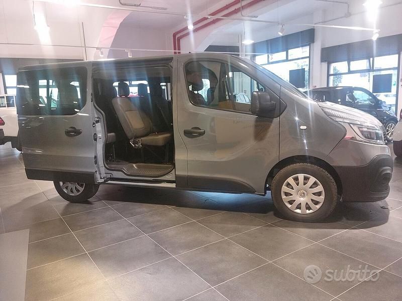Usata Renault Trafic Zen 146 CV (107 kW) 2020 Grigio Monovolume