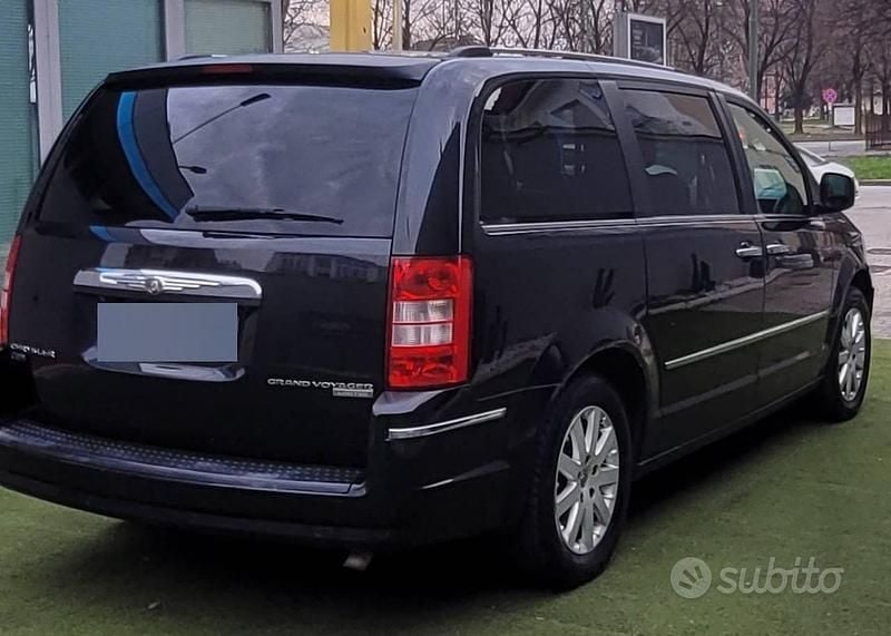 Usata Chrysler Grand Voyager Limited 163 CV (119 kW) 2011 Nero Monovolume