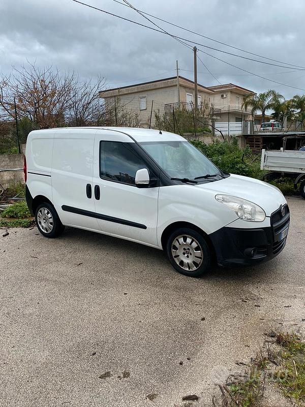 Usata Fiat Doblò 105 CV (77 kW) 2014 Bianco Monovolume