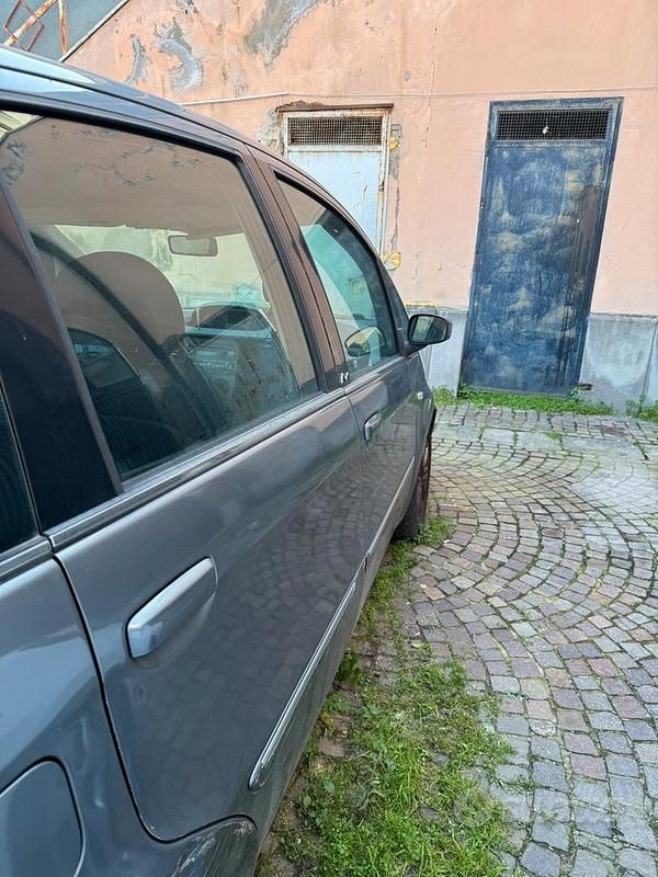 Usata Lancia Musa 95 CV (69 kW) 2009 Grigio Monovolume