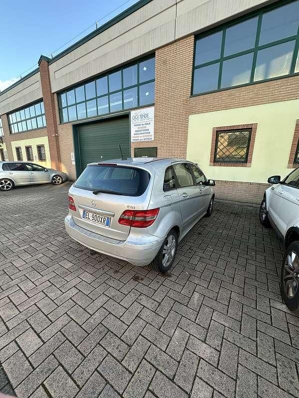 Usata Mercedes B180 Premium 109 CV (80 kW) 2012 Monovolume