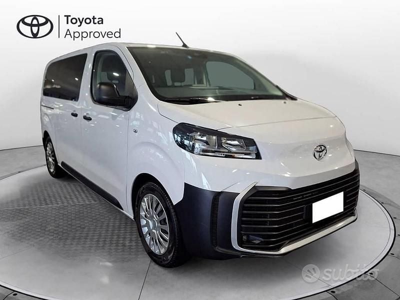 Usata Toyota Proace Verso Lounge 144 CV (105 kW) 2025 Bianco Station wagon