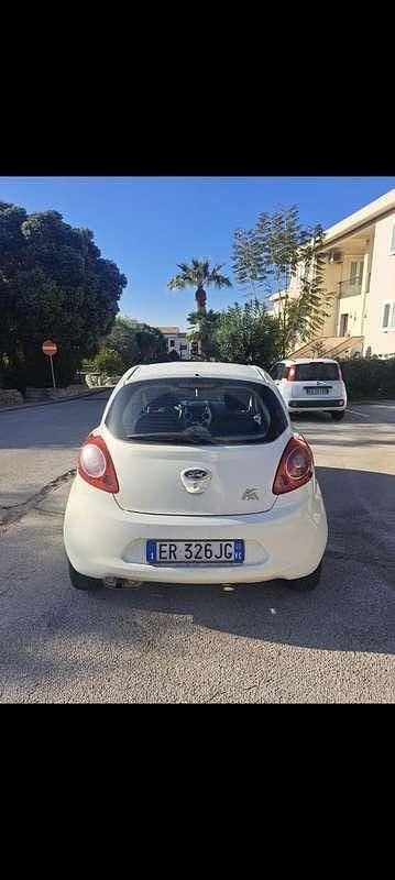 Usata Ford Ka Titanium 69 CV (50 kW) 2013 Bianco Utilitaria